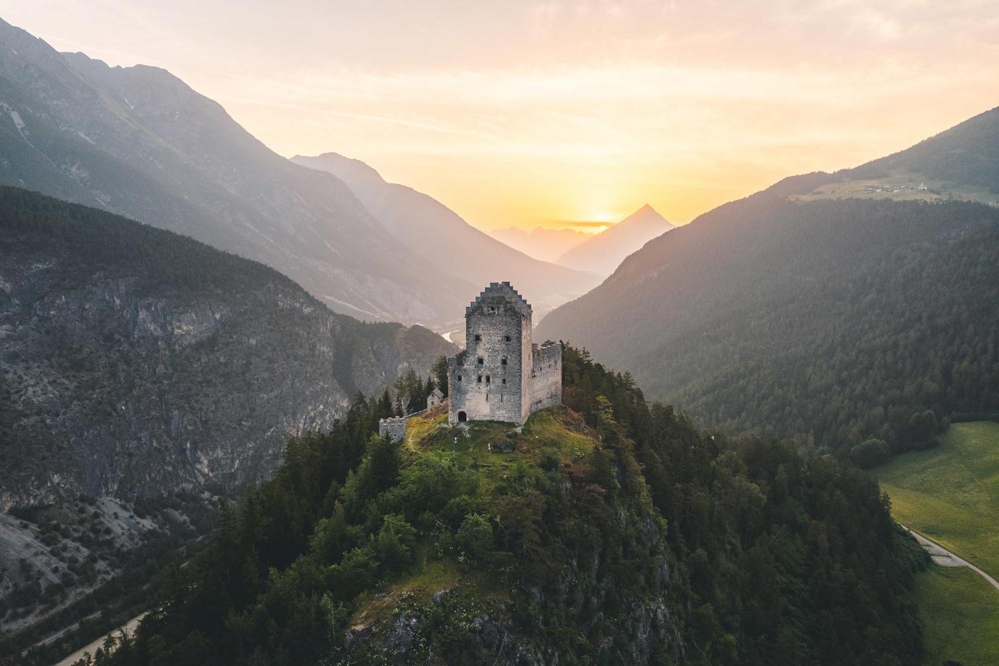 Lechtaler Alpenblick Landeck - Privatzimmer & Ferienwohnung Εξωτερικό φωτογραφία