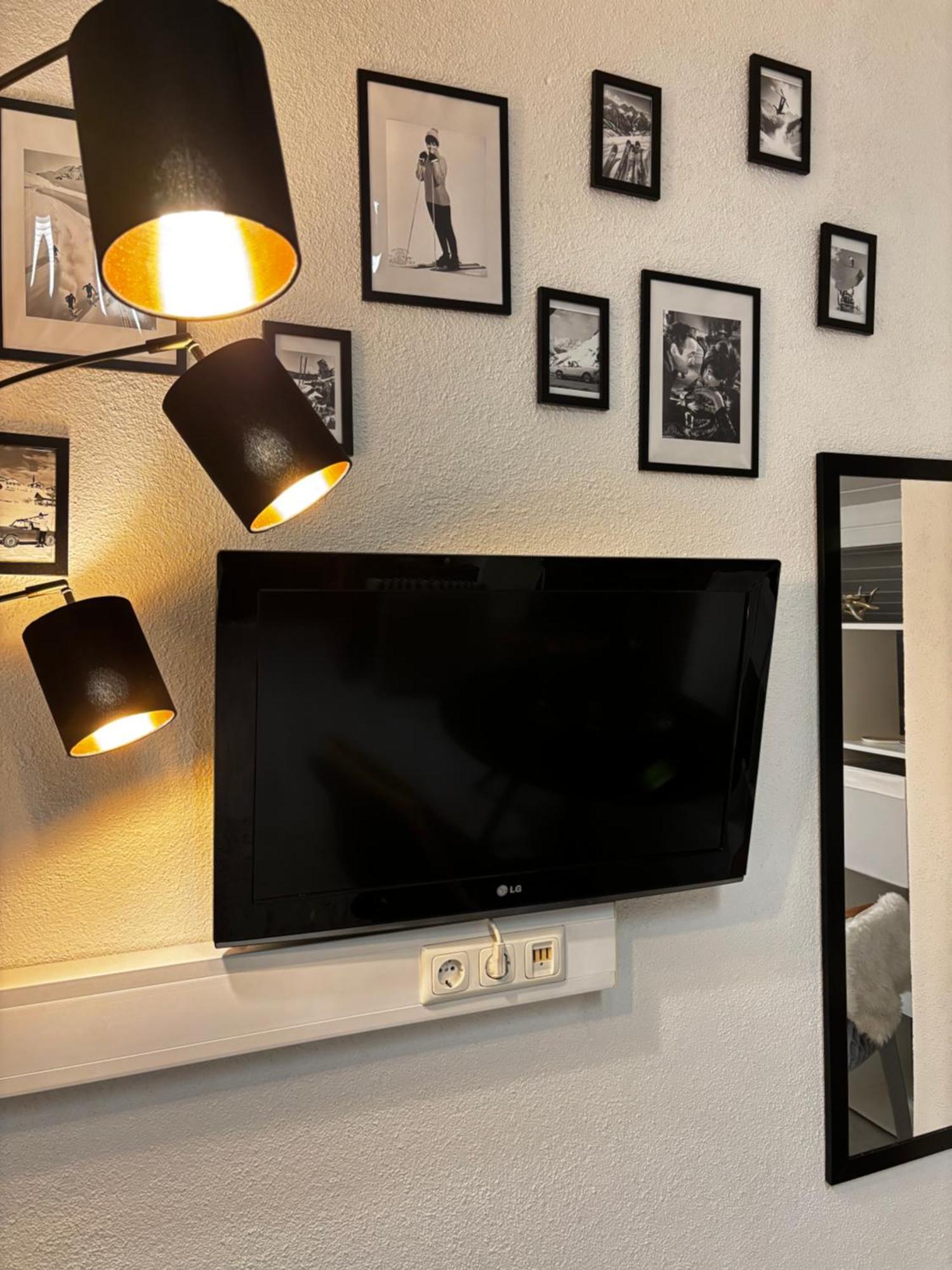 Lechtaler Alpenblick Landeck - Privatzimmer & Ferienwohnung Εξωτερικό φωτογραφία