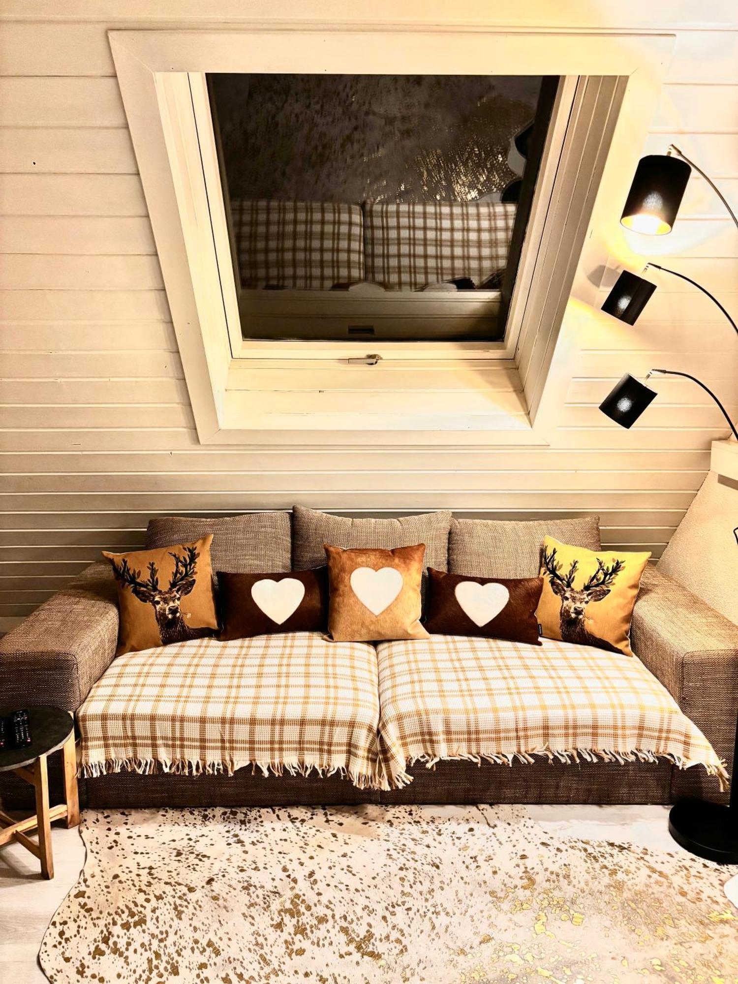 Lechtaler Alpenblick Landeck - Privatzimmer & Ferienwohnung Εξωτερικό φωτογραφία