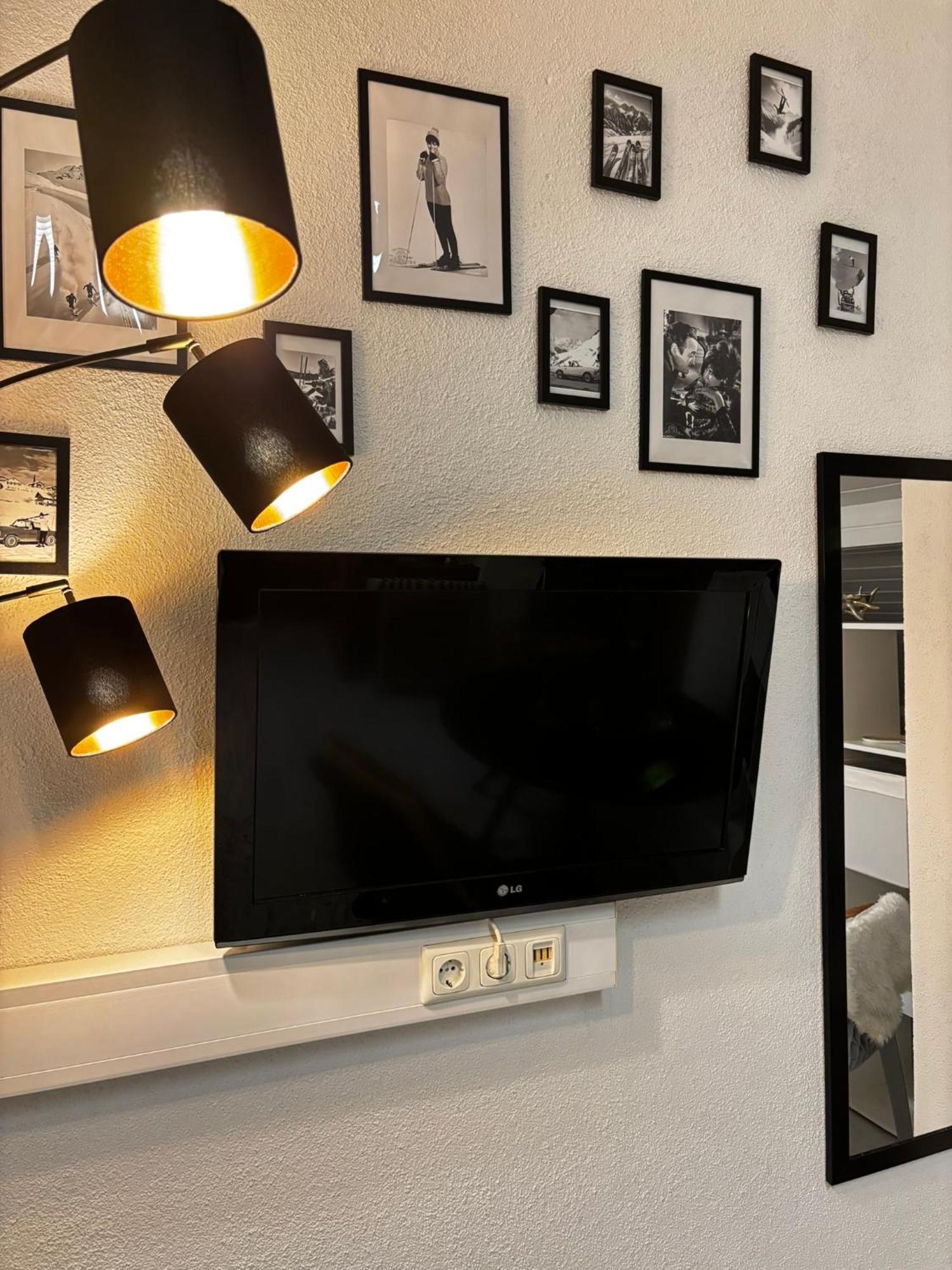 Lechtaler Alpenblick Landeck - Privatzimmer & Ferienwohnung Εξωτερικό φωτογραφία