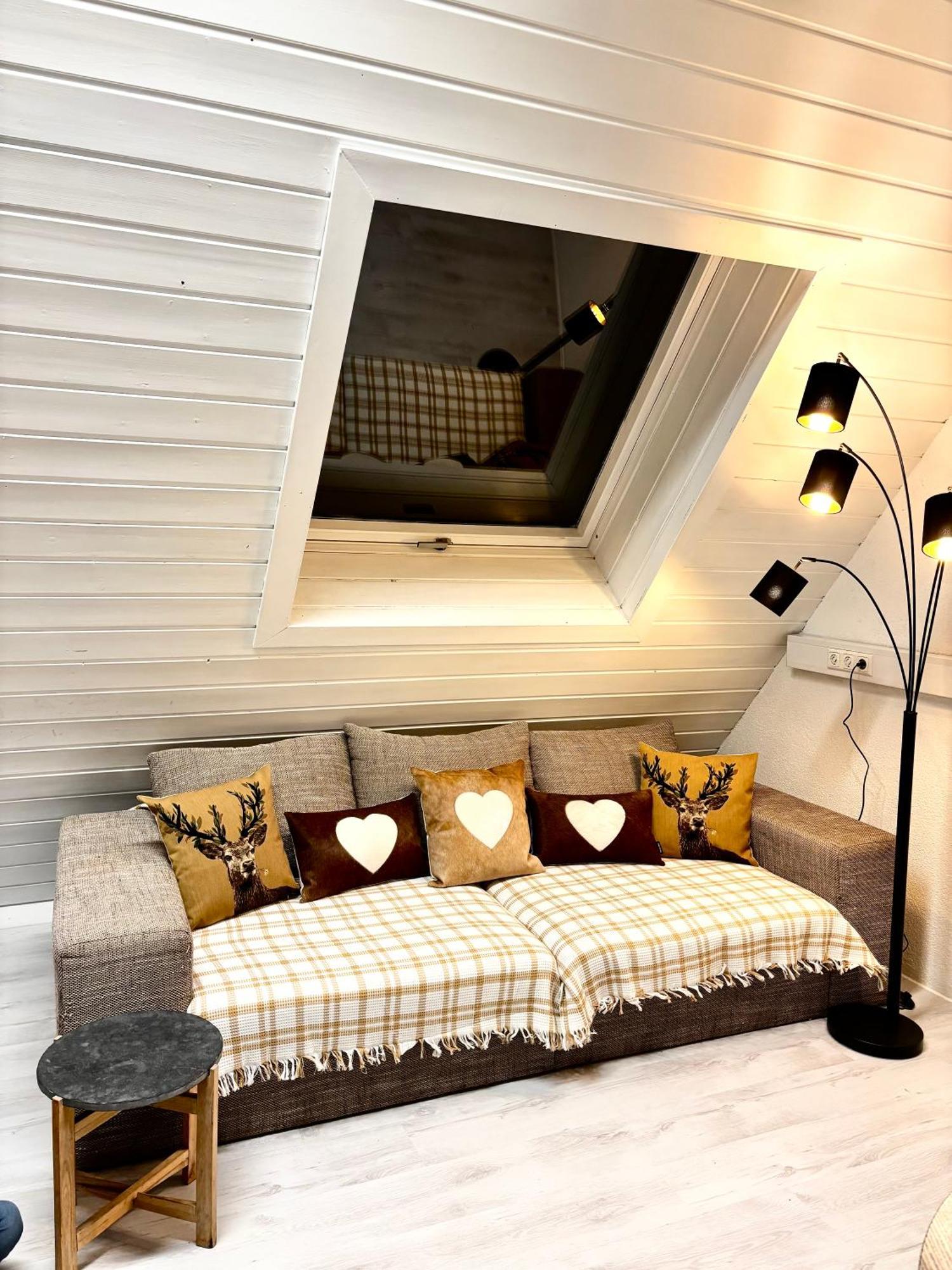 Lechtaler Alpenblick Landeck - Privatzimmer & Ferienwohnung Εξωτερικό φωτογραφία